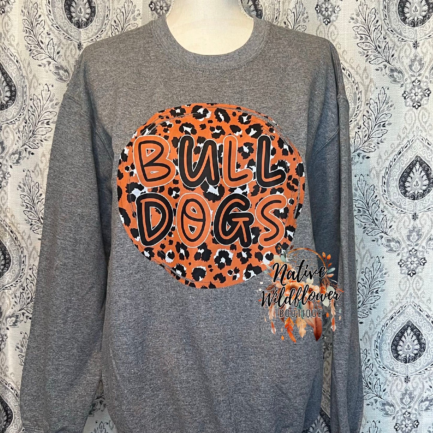 Circle Leopard Bulldogs